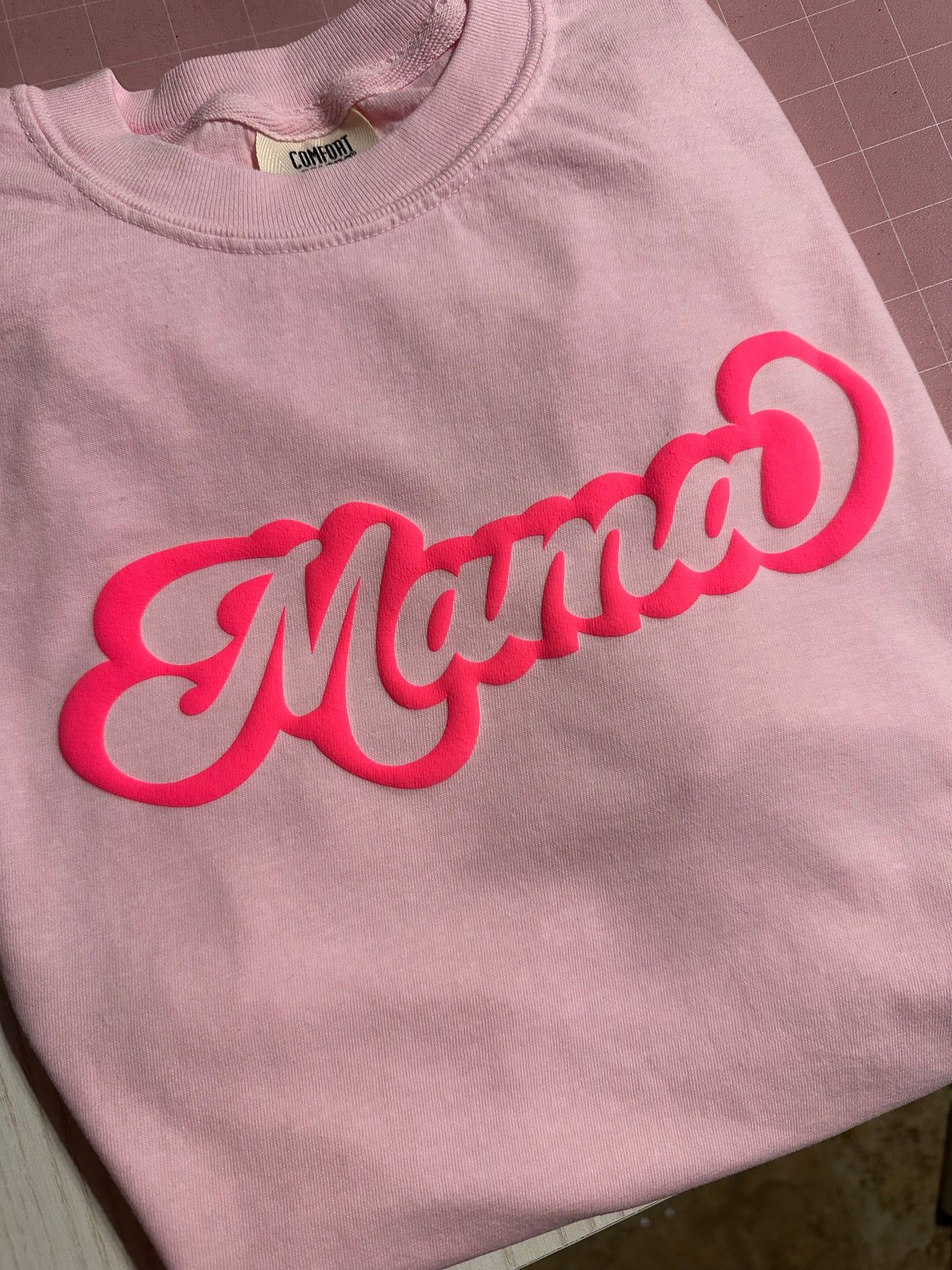 MAMA tee π